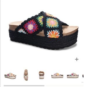 Womens Chinese Laundry Play crochet sandal sz 6